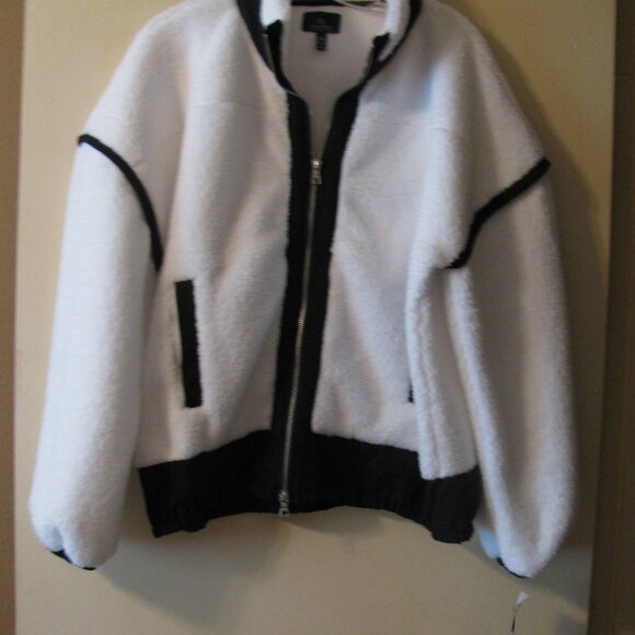 NWT - WOMENS FLEECE BLACK AND WHITE JACKET ZIP UP - SIZE XL - Picture 1 of 8